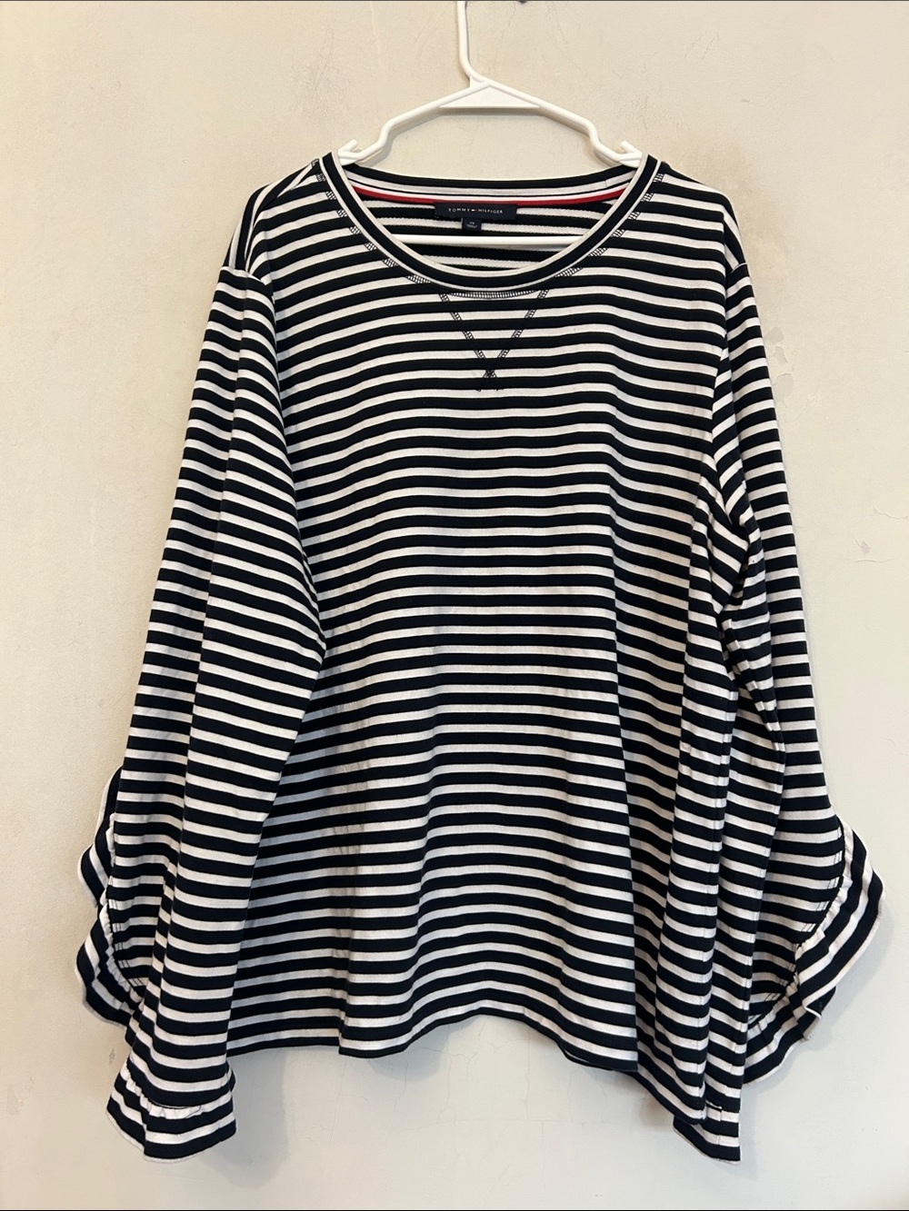 Tommy Hilfiger Striped Long Statement sleeve navy and white top Size 2X EUC